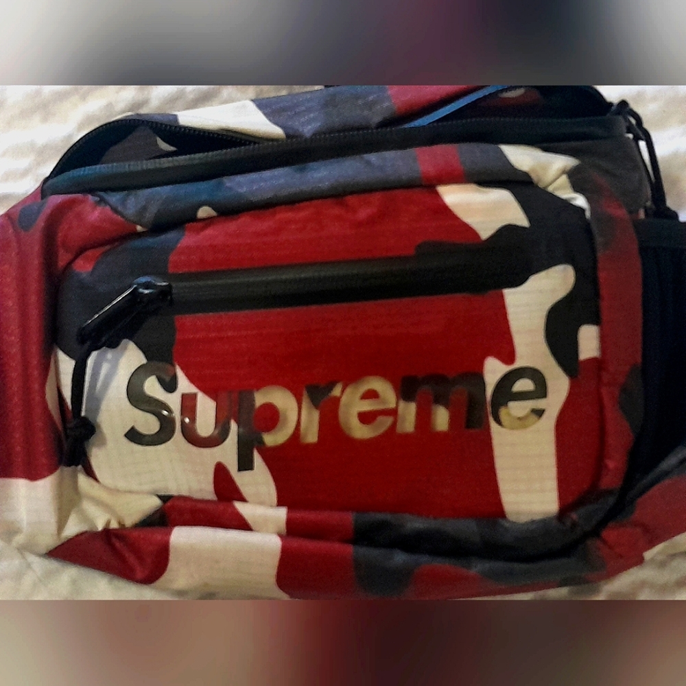 Supreme sling bag